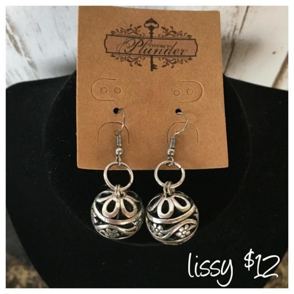 Plunder Lissy earrings